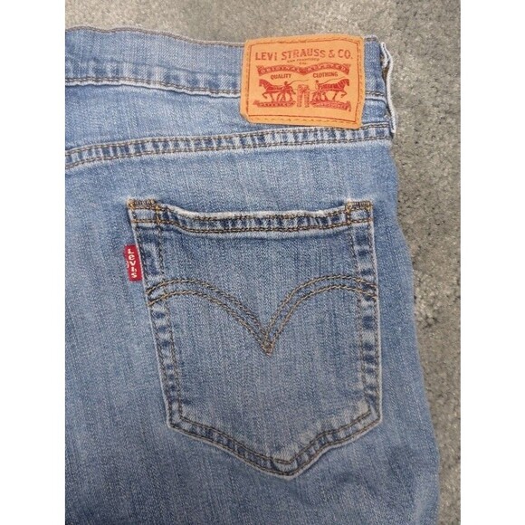 Womens Levis Jean Short Shorts Blue Denim Mid Wash Mid Rise Size 29 Distressed - Picture 3 of 7